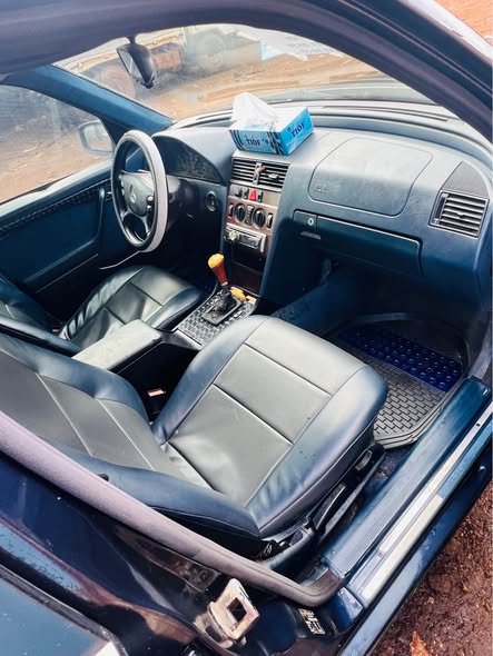 Mercedes c classe Essence Manuelle