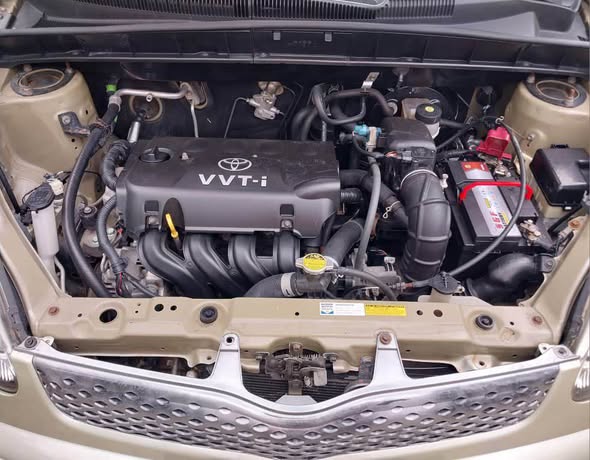 TOYOTA YARIS VERSO Année 2005
