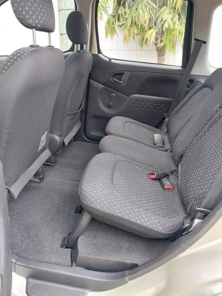 TOYOTA YARIS VERSO Année 2005