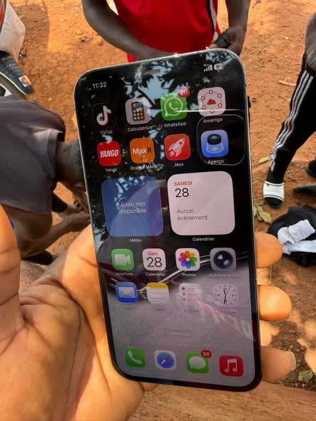 iPhone 12pm en parfait état