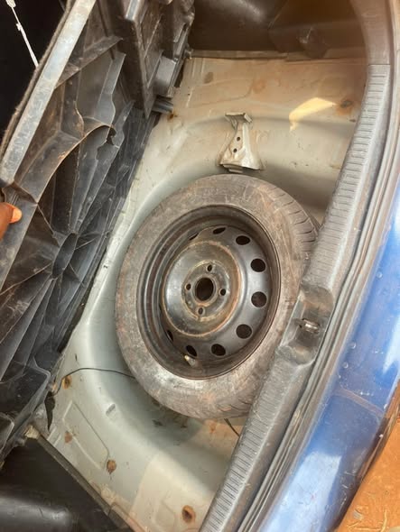 URGENT Yaris 2002 à vendre