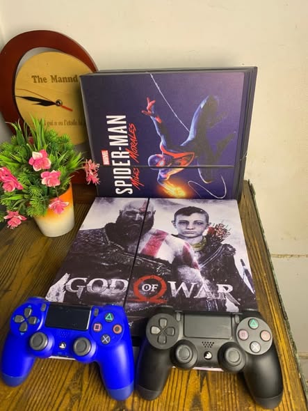 PS4 avec jeux et accessoire de qualité
