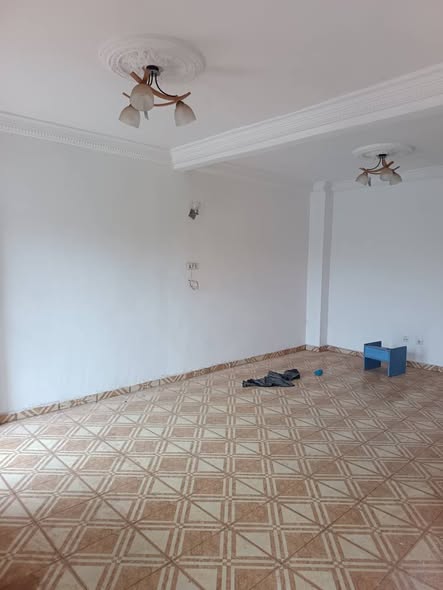 Appartement moderne à louer à Odza