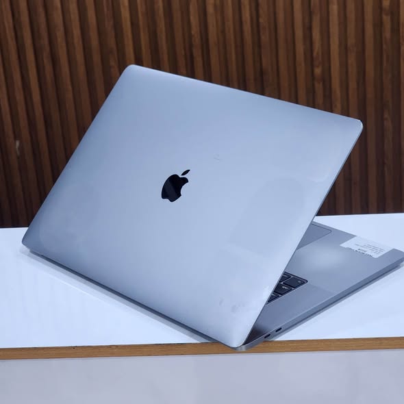 Macbook Pro 16 Retina 2019 i7