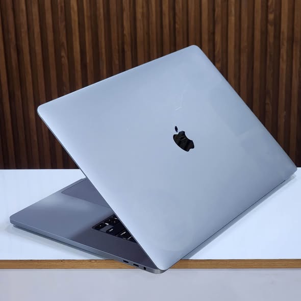 Macbook Pro 16 Retina 2019 i7