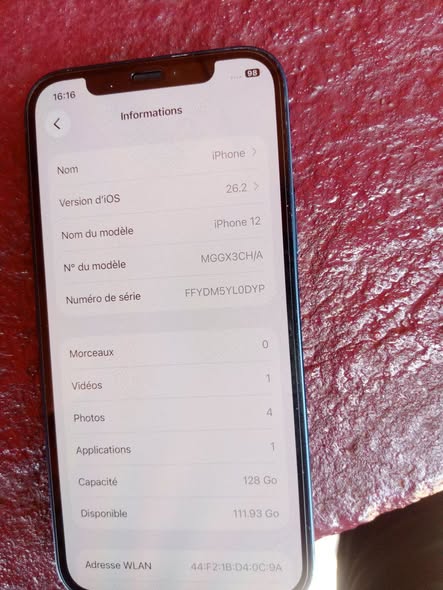 iPhone 12 de 128gb encore neuf à vendre