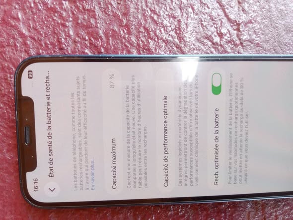 iPhone 12 de 128gb encore neuf à vendre