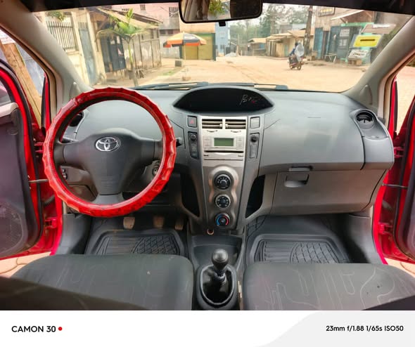 TOYOTA YARIS 2009 à vendre