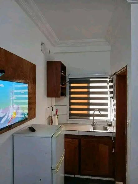 Chambre meublée disponible à Mimboman