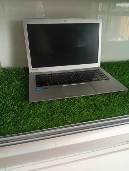 Laptop Toshiba 13,3 pouces – Windows 10 Pro