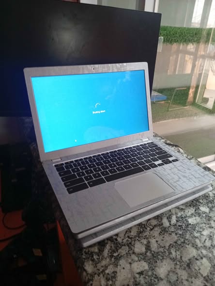 Laptop Toshiba 13,3 pouces – Windows 10 Pro