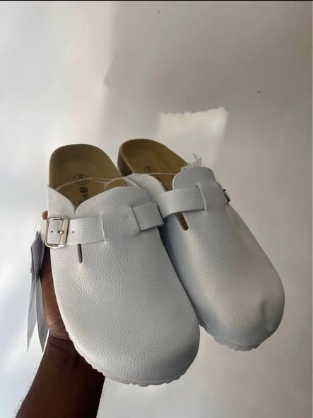 Sandales disponibles en gros