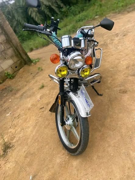 Moto SENKE à vendre