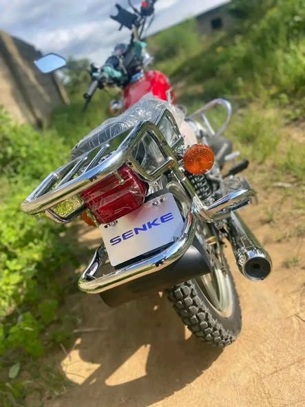 Moto SENKE à vendre