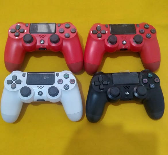 Manettes PS4 et Xbox 360 neuves