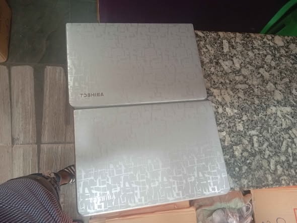 Laptop Toshiba 13,3 pouces – Windows 10 Pro