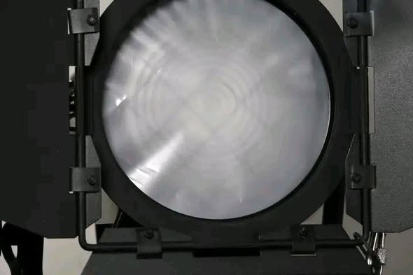Projecteur lumière studio professionnel FilmGear