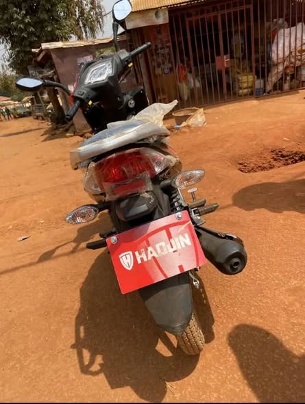 Scooter Hadjin bien propre à vendre