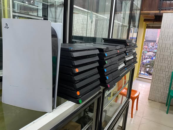PS4/PS5 occasion disponible à Yaoundé