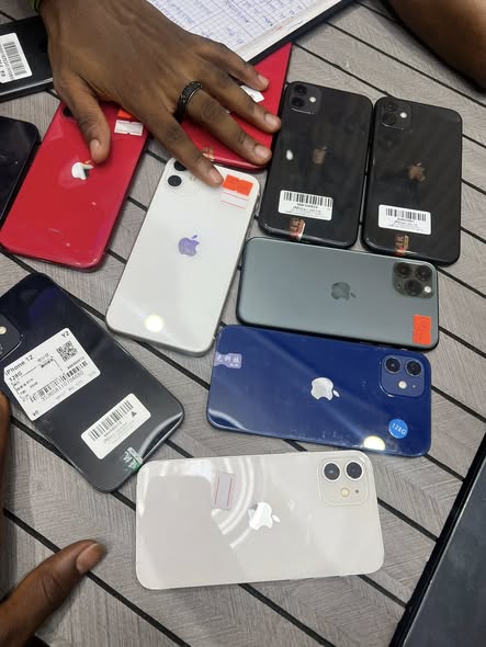 Ventes et trocs de téléphones à Bafoussam