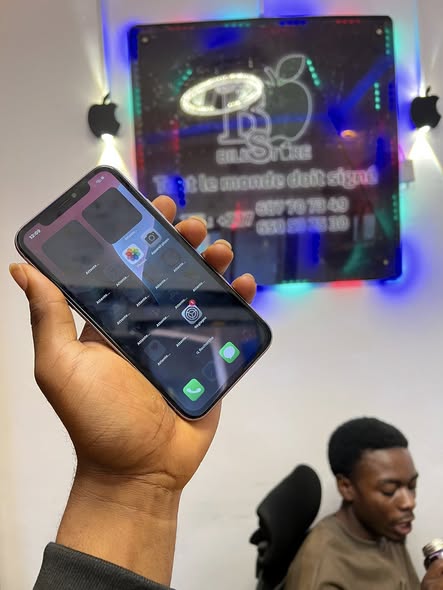 Ventes et trocs de téléphones à Bafoussam