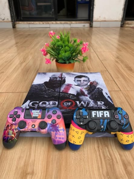 PS4 CUSTOM 500G avec 15 jeux