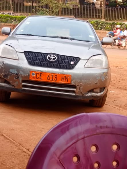 Voiture à vendre, moteur essence vvti
