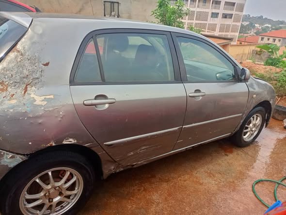 Voiture à vendre, moteur essence vvti