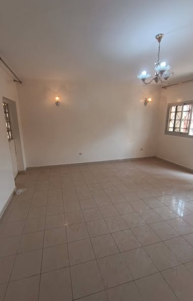 Appartement 3 chambres à louer à Obobogo