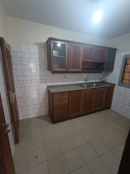 Appartement 3 chambres à louer à Obobogo