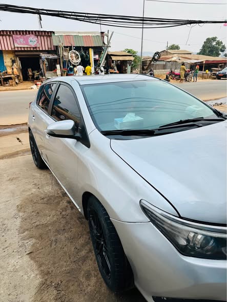 TOYOTA AURIS 2018 à vendre