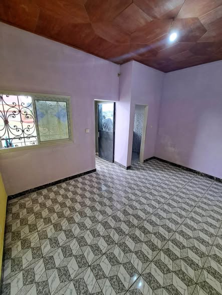 Studio moderne à Odza
