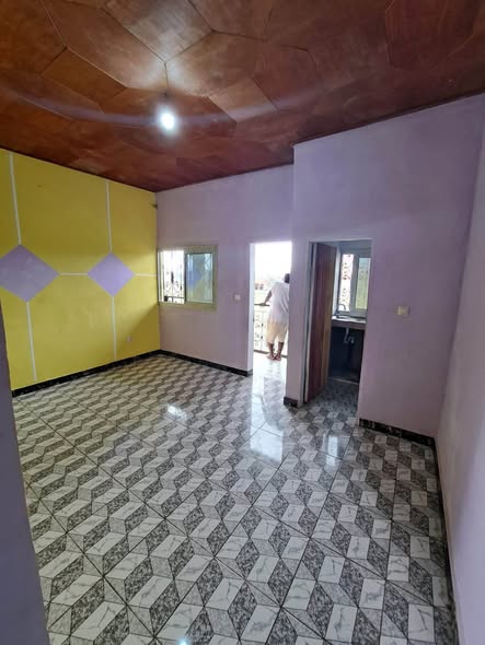 Studio moderne à Odza