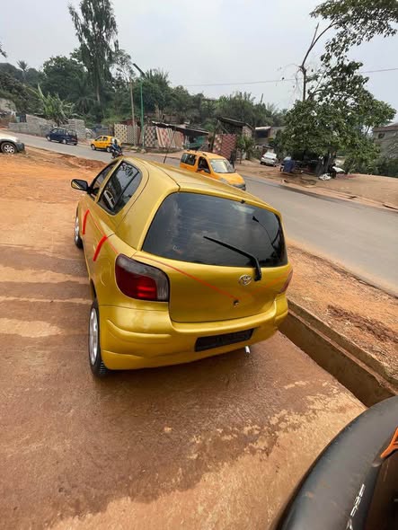 Yaris 2002 à vendre