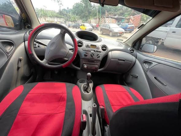 Yaris 2002 à vendre