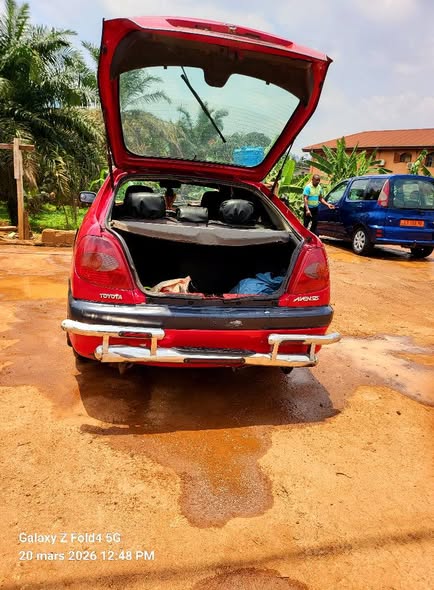 Avensis années 2000 liftback à vendre