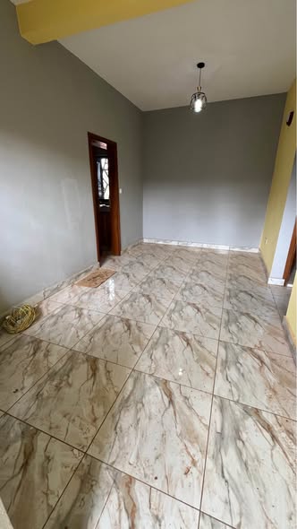 Studio moderne à louer à Etoudi