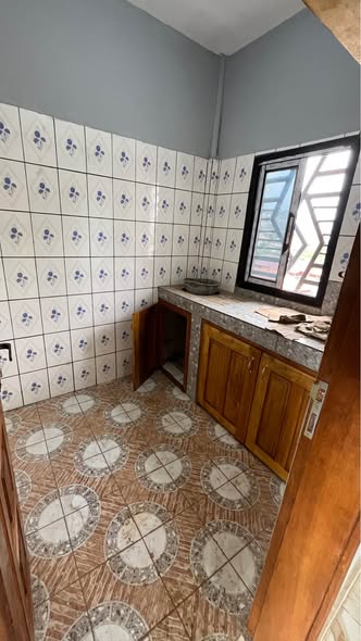 Studio moderne à louer à Etoudi