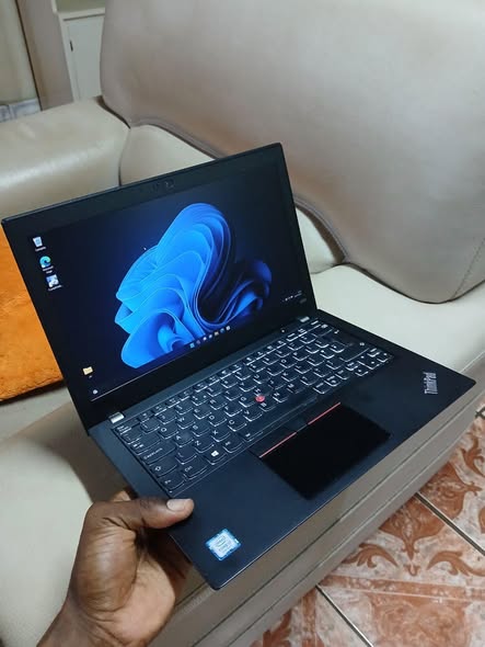 Lenovo core i7 8e génération ultra slim