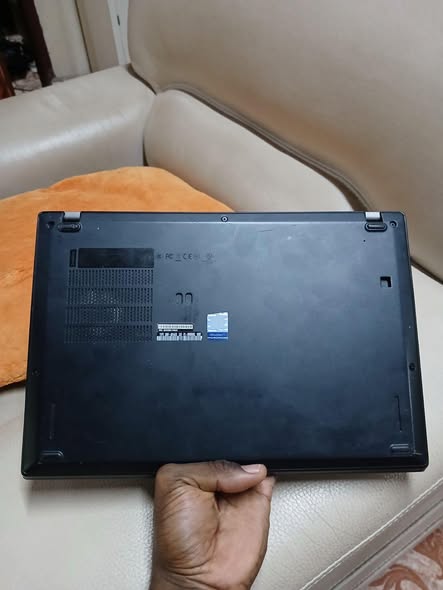 Lenovo core i7 8e génération ultra slim