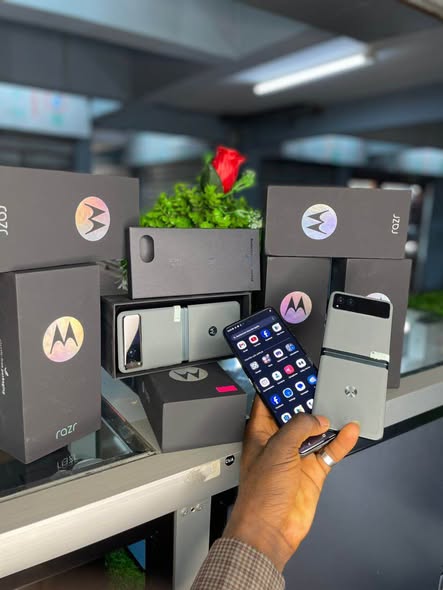 MOTOROLA RAZR 2023 PLIABLE 128/8 gigas