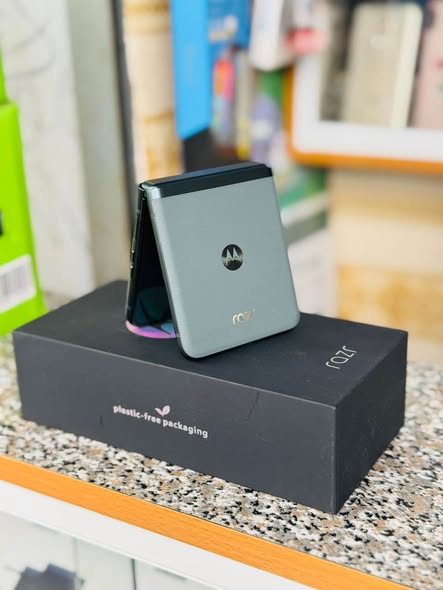 MOTOROLA RAZR 2023 PLIABLE 128/8 gigas