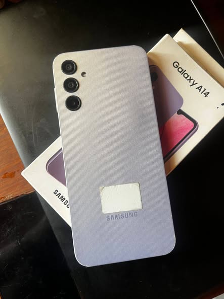 Samsung A14 128/6gb Sans fissures