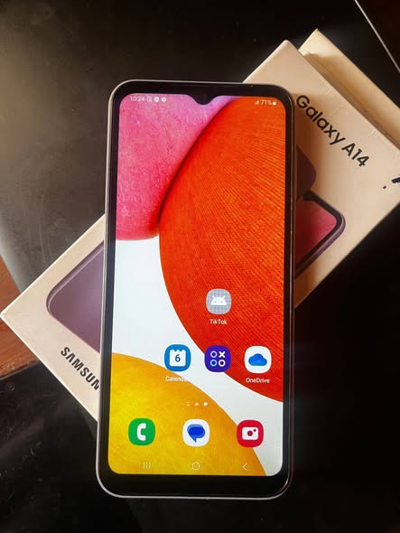 Samsung A14 128/6gb Sans fissures