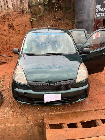Yaris Verso à vendre à Yaoundé