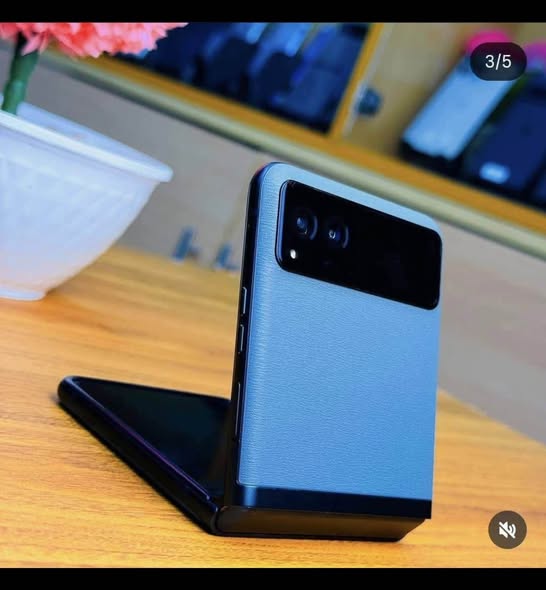 Motorola fliP 2023 à vendre