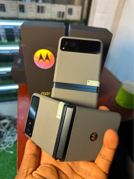 Motorola fliP 2023 à vendre