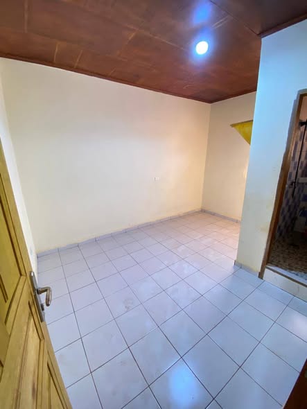 Vaste Appartement moderne à louer à Jouvance