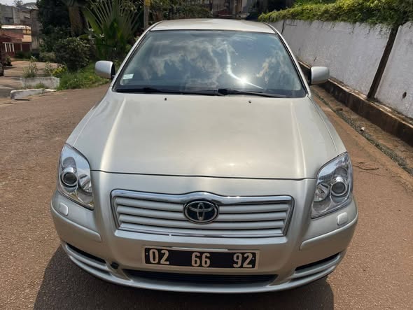 Toyota Avensis Ultra propre