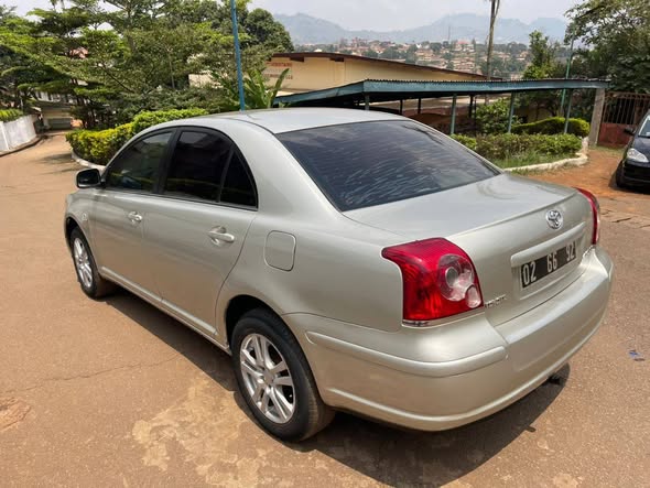 Toyota Avensis Ultra propre